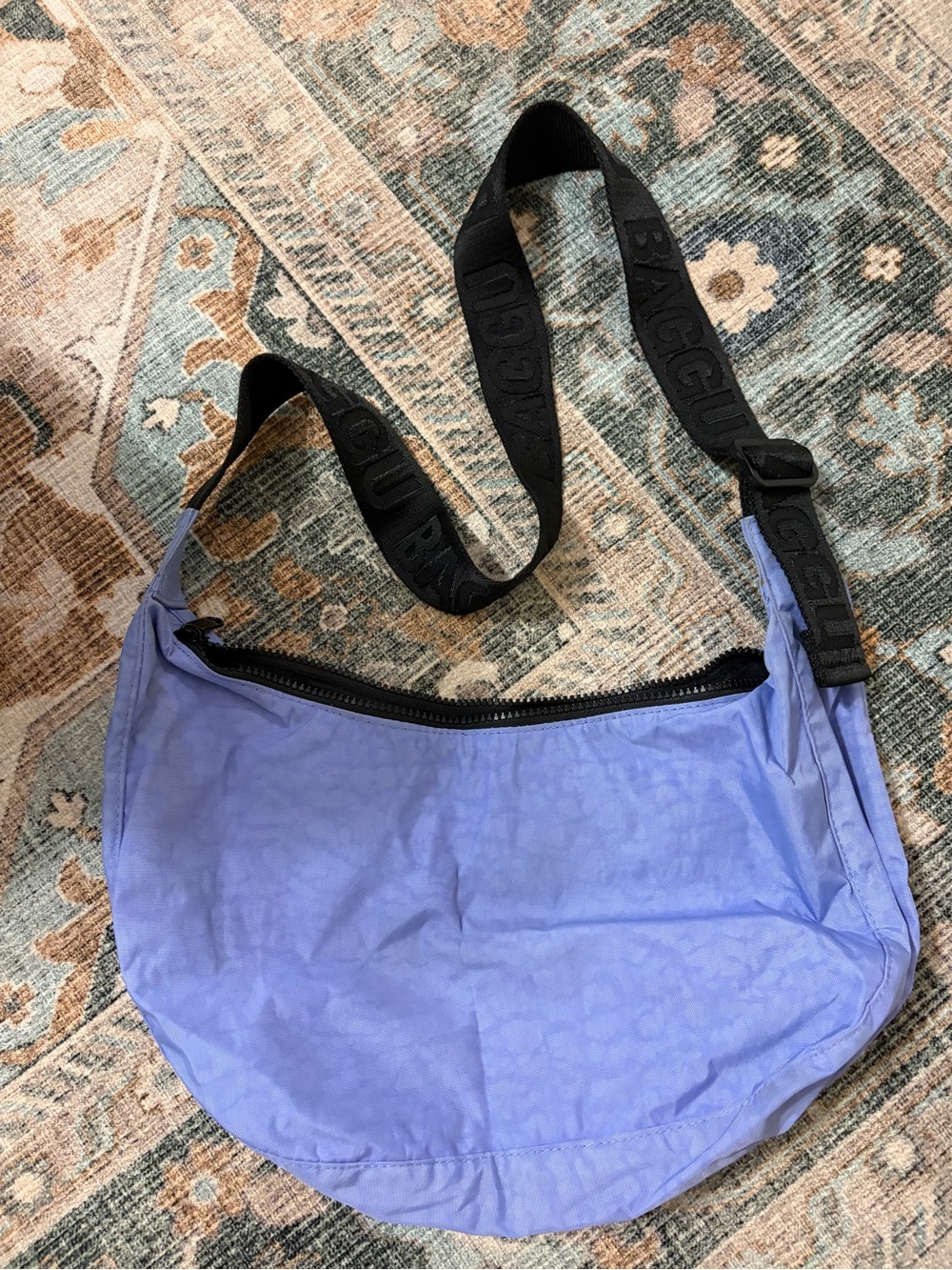 Baggu nylon medium crescent bag - cornflower blue